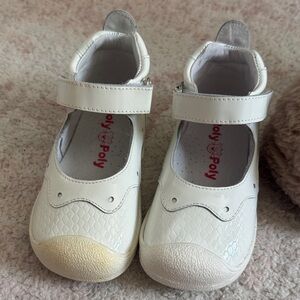 Girls' White Mary Jane Dress Shoes with Velcro Strap